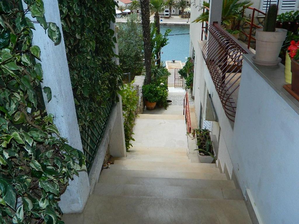Apartments And Rooms Darinka Vrboska Zewnętrze zdjęcie